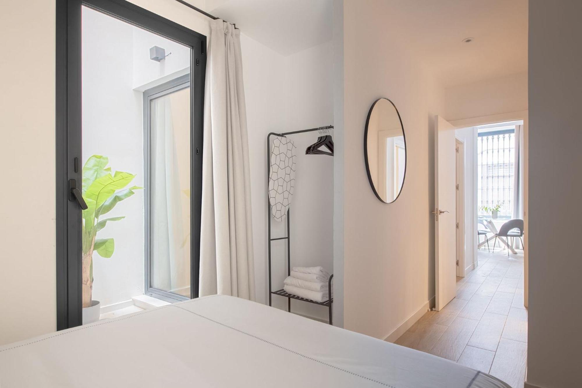 Santa Ana 18 Suite Apartments Sevilla Bagian luar foto