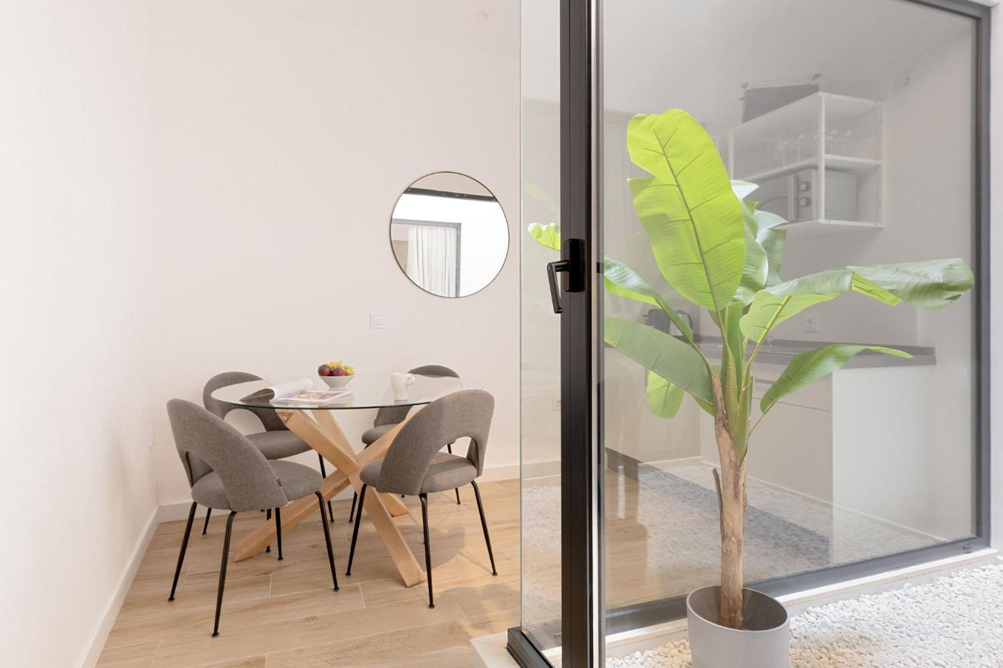 Santa Ana 18 Suite Apartments Sevilla Bagian luar foto