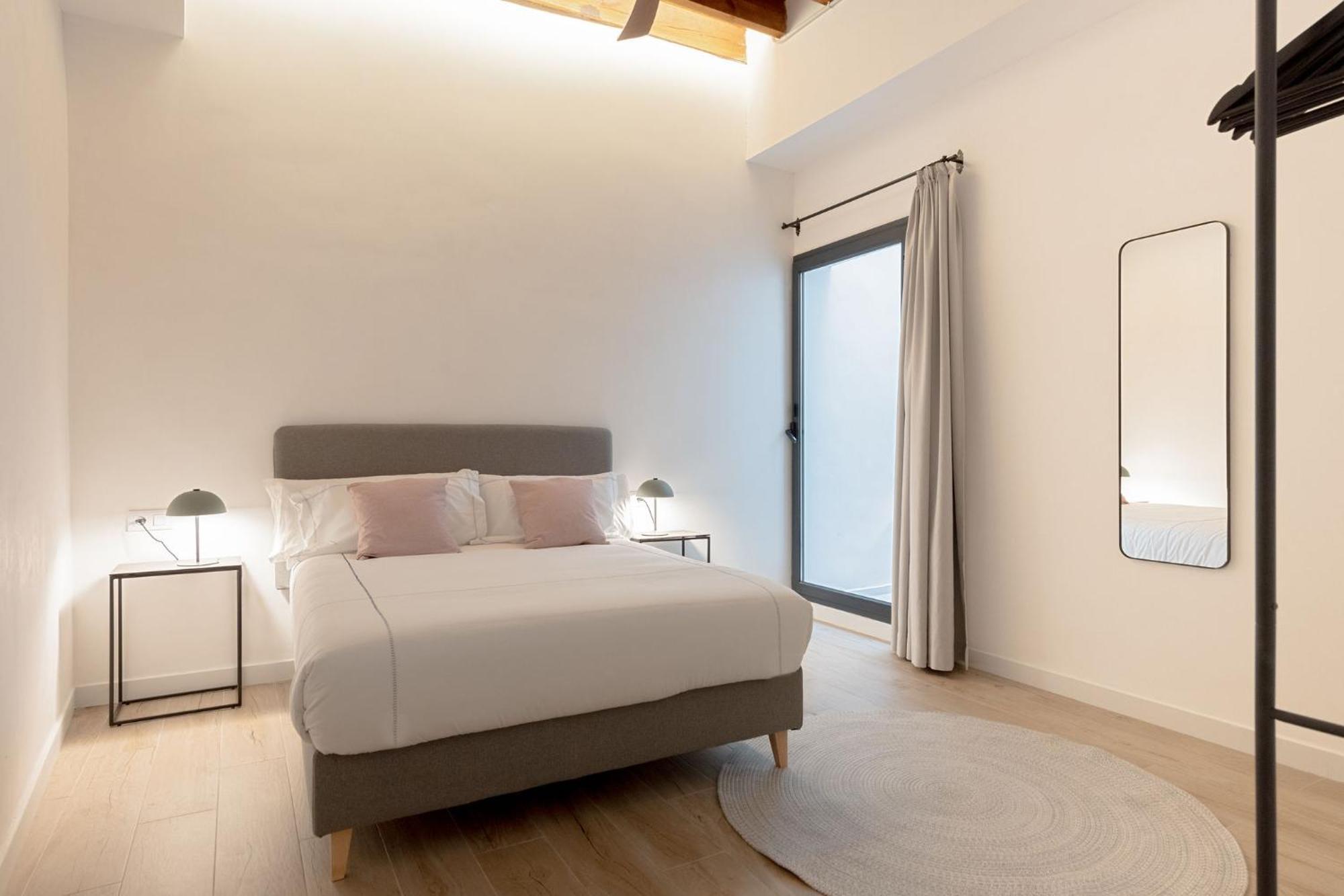 Santa Ana 18 Suite Apartments Sevilla Bagian luar foto