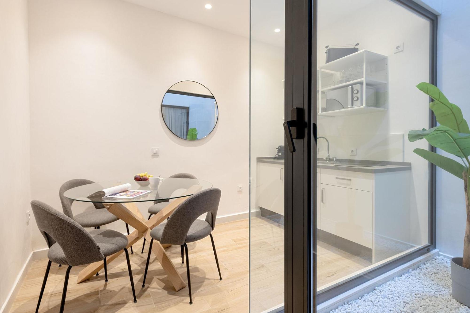 Santa Ana 18 Suite Apartments Sevilla Bagian luar foto